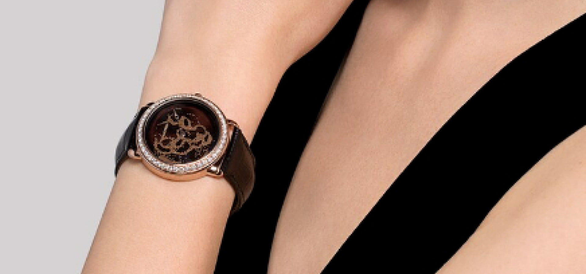 Montre joaillière panthère