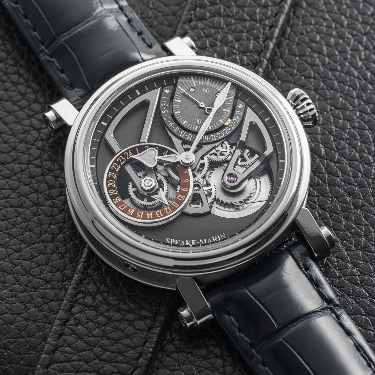 Montre openworked dual time