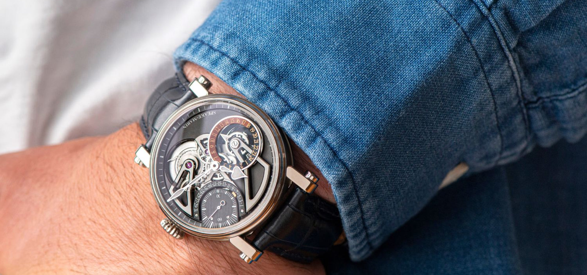 Montre openworked dual time