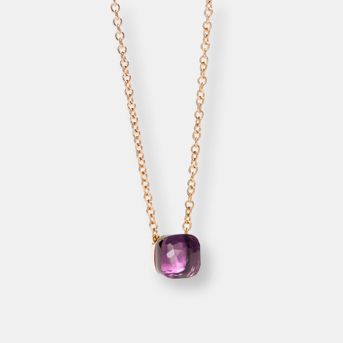 Pendentif avec chaîne nudo