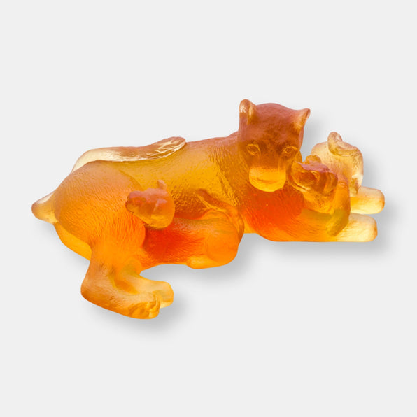 Lioness & cubs