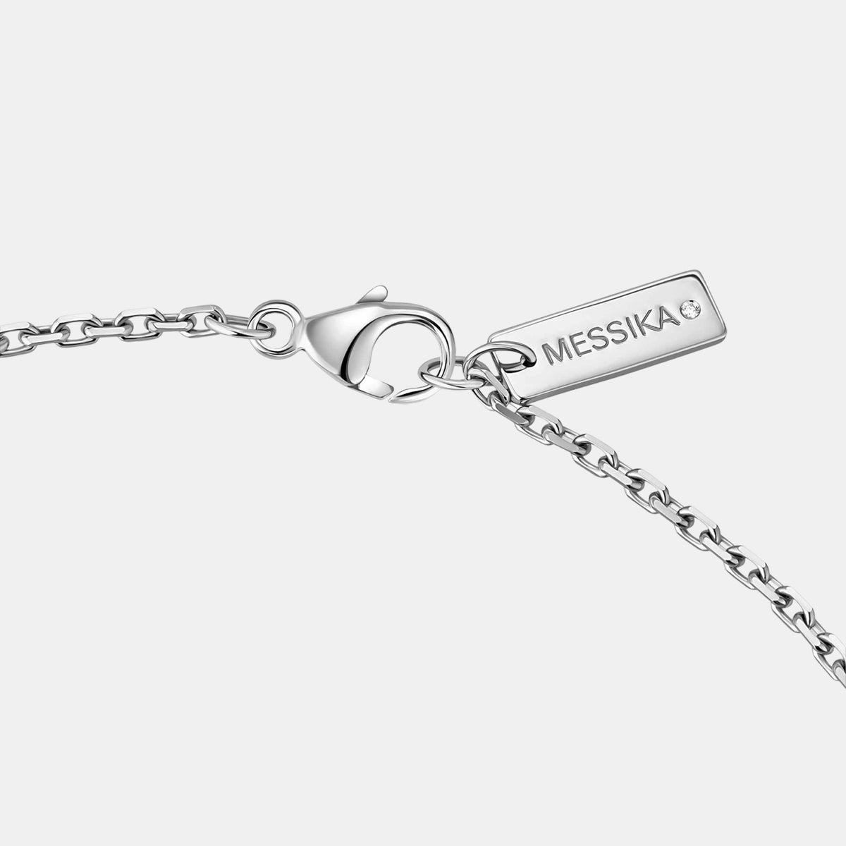 Collier cravate mm moderniste