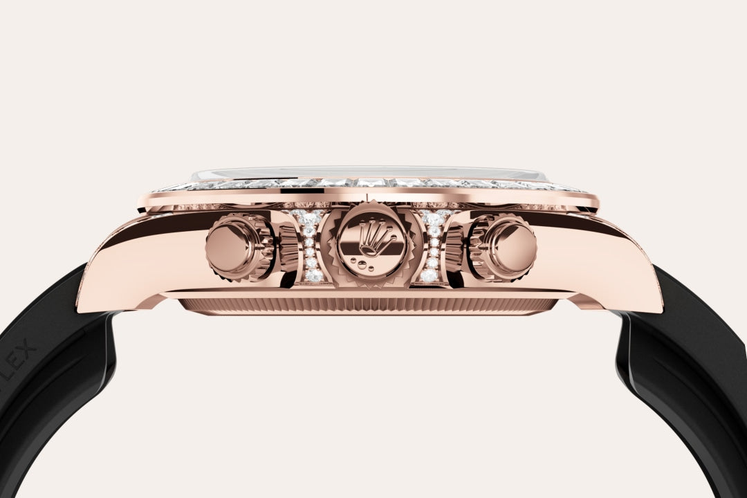 Montre Rolex Cosmograph Daytona en Or Everose 18 ct et cornes serties de diamants détail 2 - arije Paris