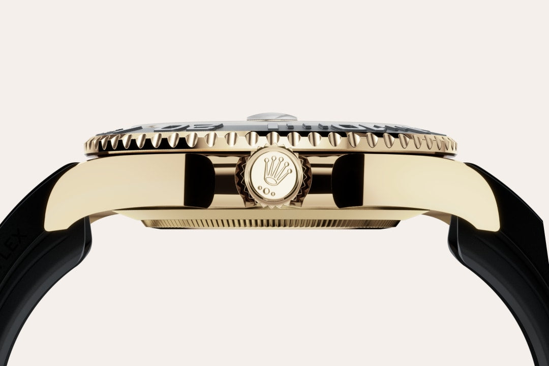 Montre Rolex Yacht-Master 42 en Or jaune 18 ct détail 2 - arije Paris