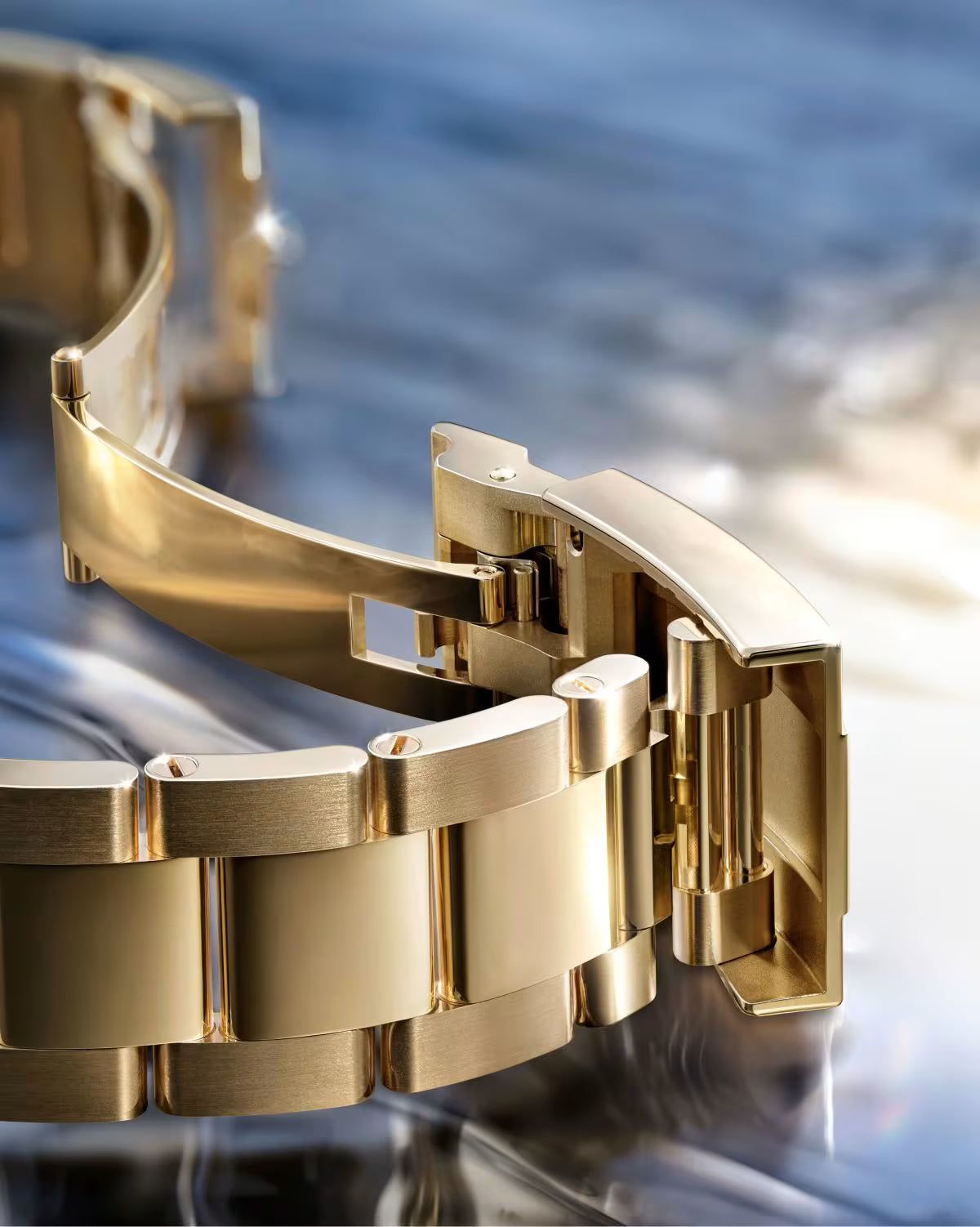 Montres Rolex Yacht-Master II fond transparent pour révéler l'émotion - arije Paris