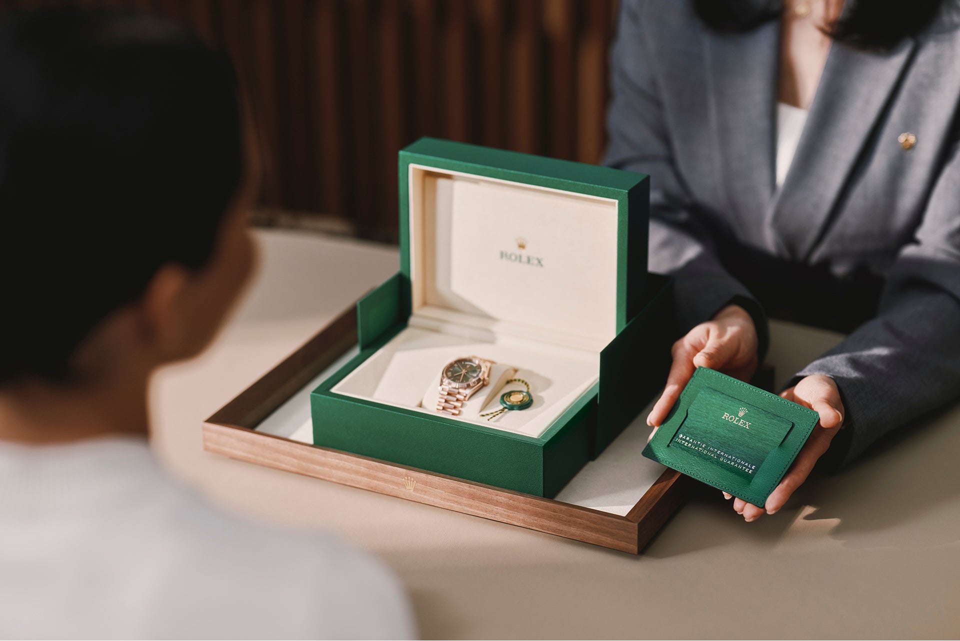 Nos services Rolex chez arije, détaillant officiel Rolex